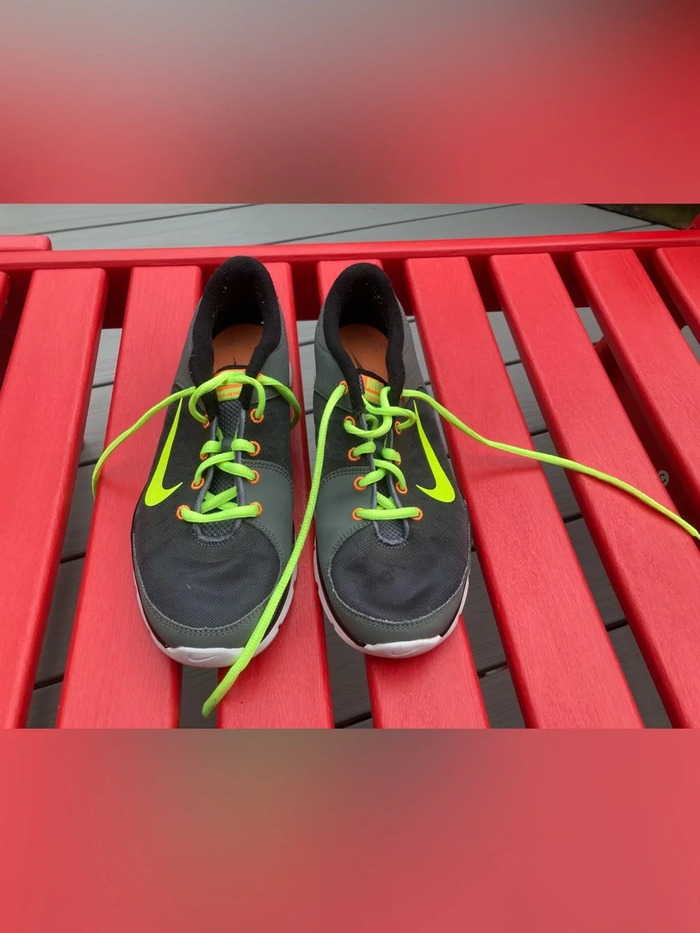 Women’s Nike Sneaker Size 9